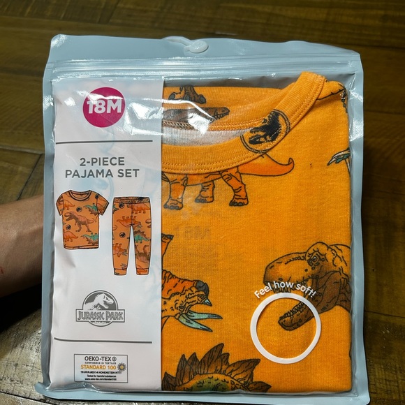 Jurassic Park 2-Piece Pajama Set - Picture 2 of 4